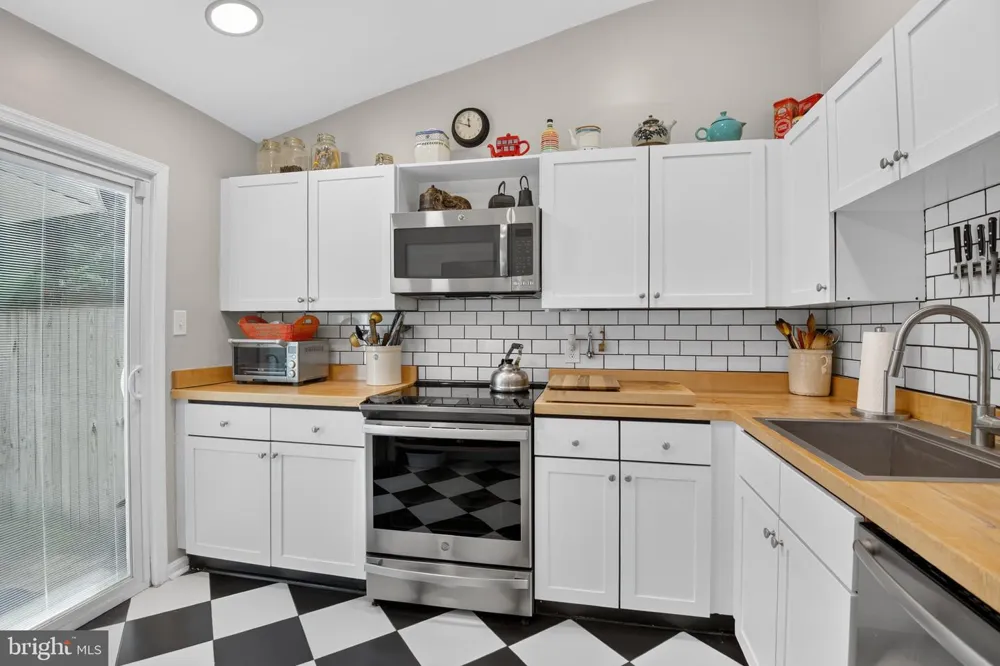 919 YACHTSMAN WAY Annapolis, MD 21403