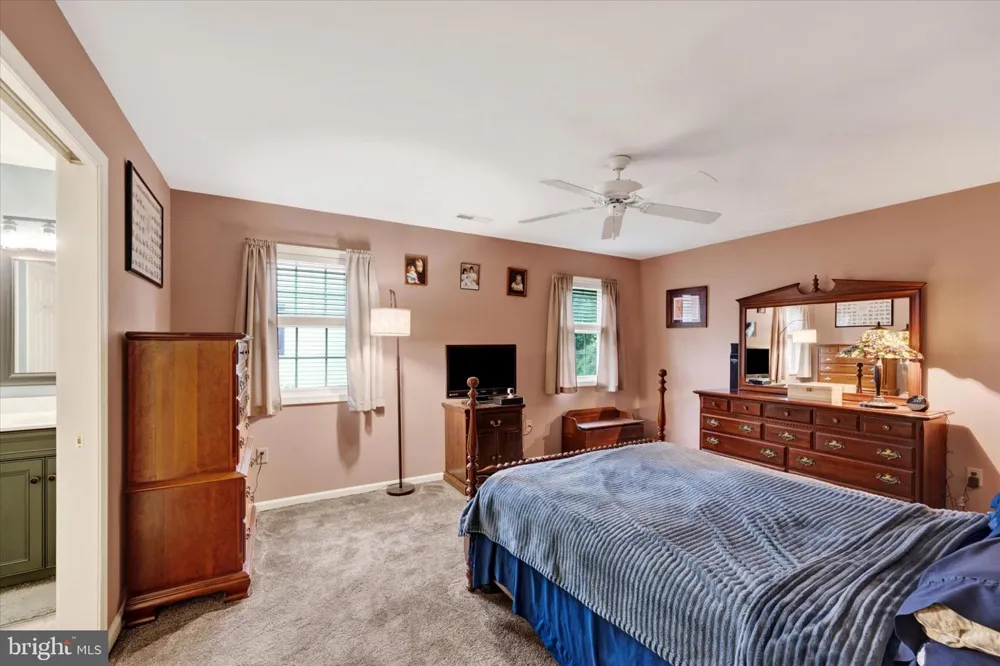 19 SCENIC DRIVE Myerstown, PA 17067
