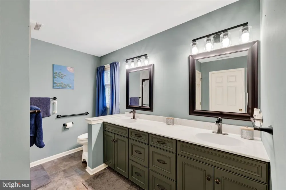 19 SCENIC DRIVE Myerstown, PA 17067