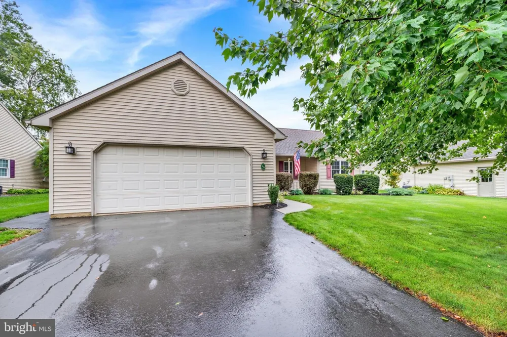 19 SCENIC DRIVE Myerstown, PA 17067