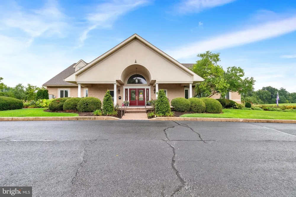 19 SCENIC DRIVE Myerstown, PA 17067