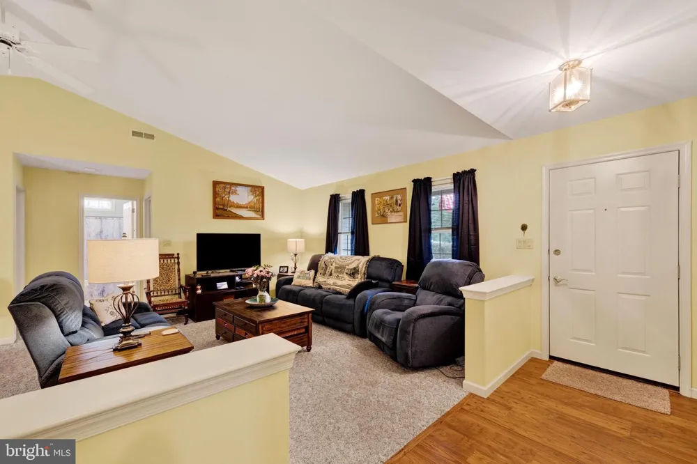 19 SCENIC DRIVE Myerstown, PA 17067