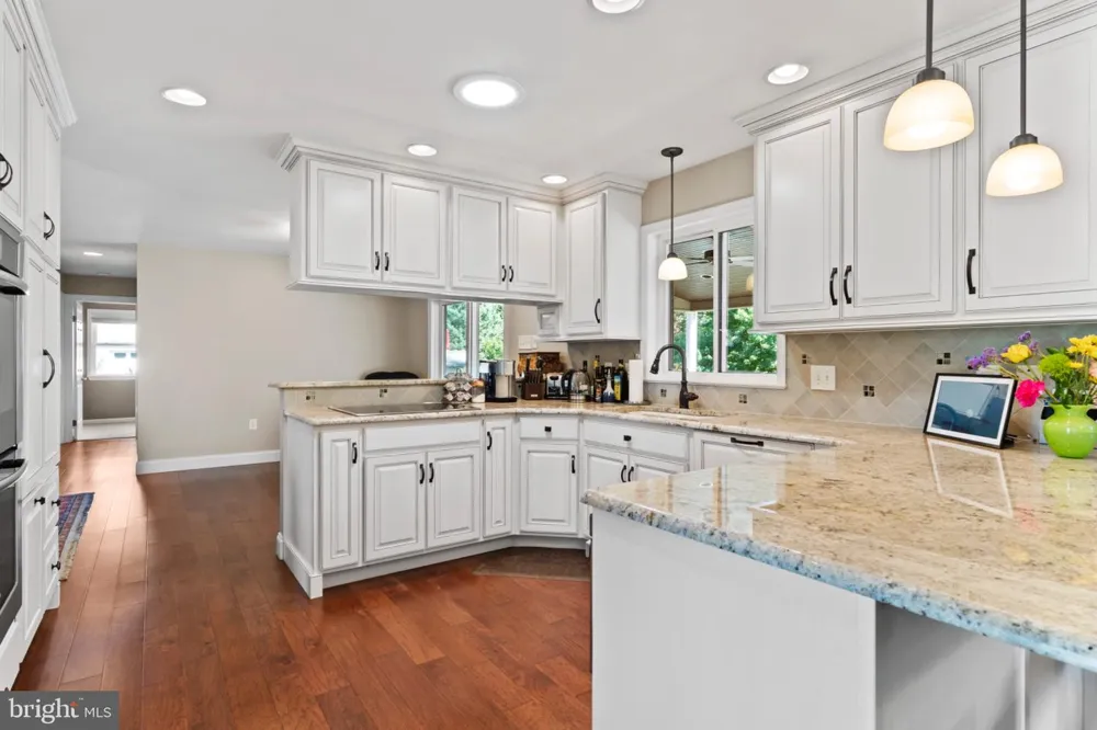 8 W CHRISTOPHER COURT Hummelstown, PA 17036