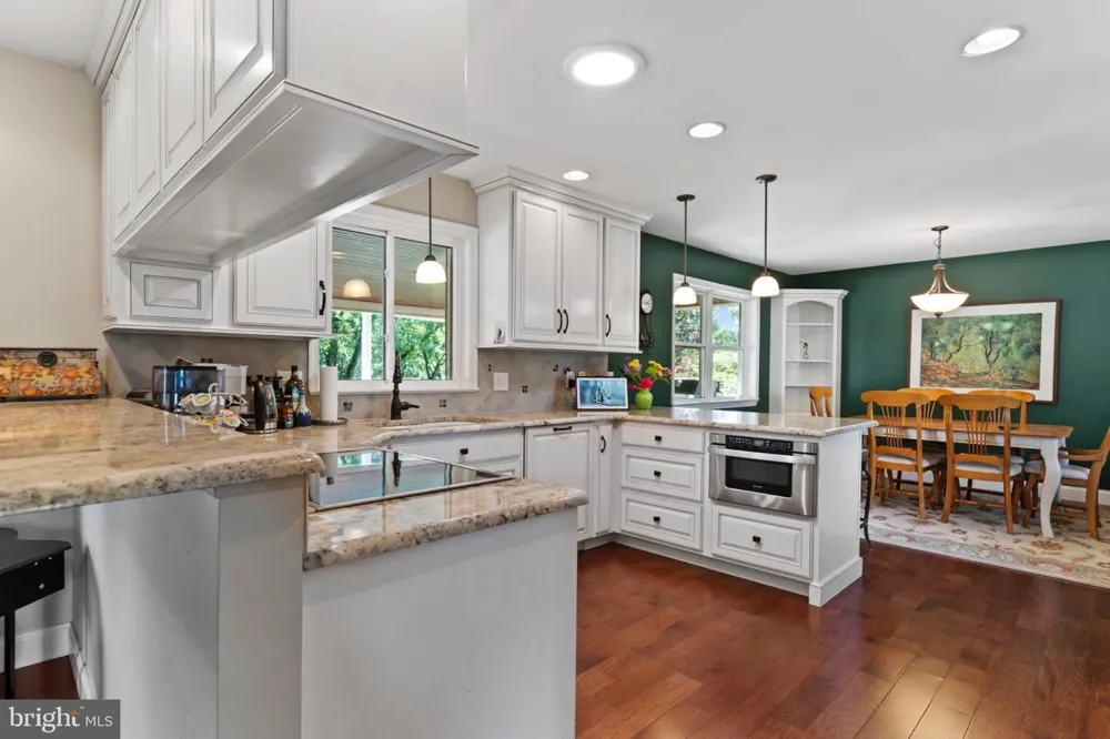 8 W CHRISTOPHER COURT Hummelstown, PA 17036