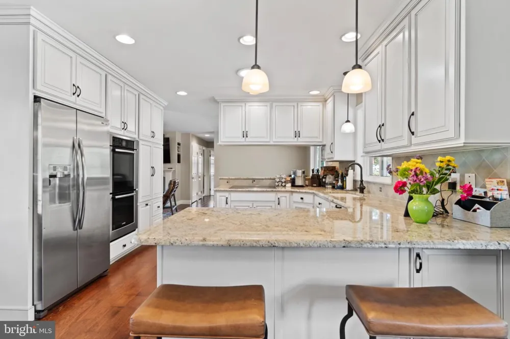 8 W CHRISTOPHER COURT Hummelstown, PA 17036