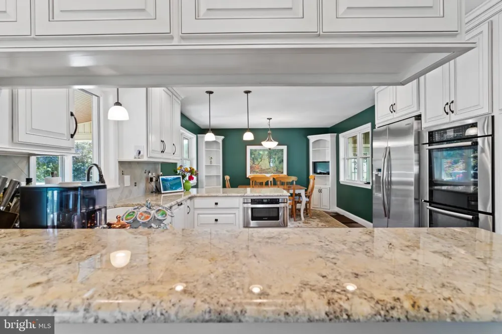 8 W CHRISTOPHER COURT Hummelstown, PA 17036
