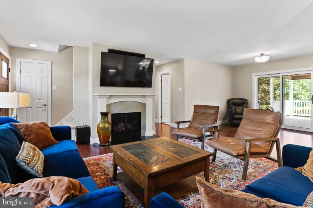 8 W CHRISTOPHER COURT Hummelstown, PA 17036