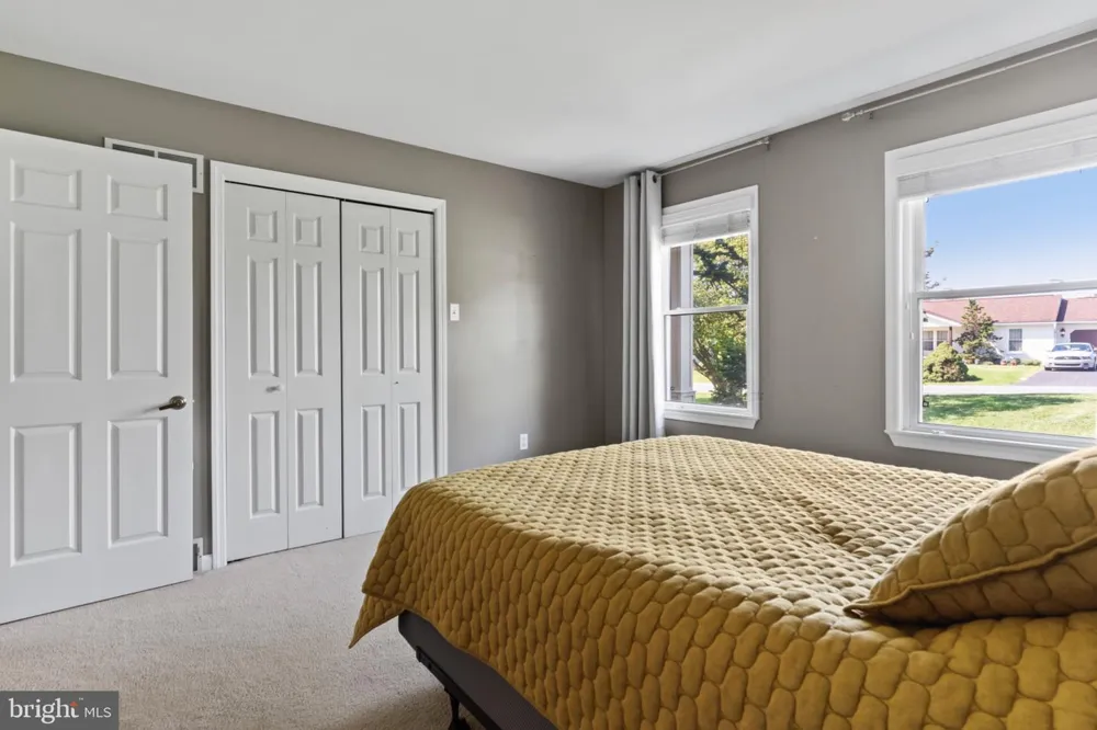 8 W CHRISTOPHER COURT Hummelstown, PA 17036