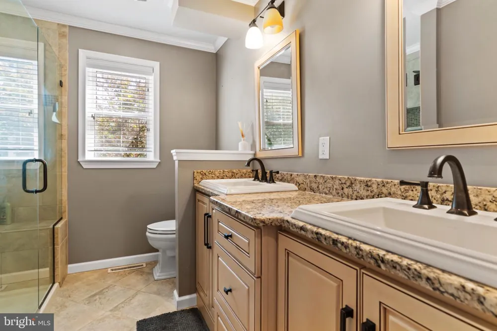 8 W CHRISTOPHER COURT Hummelstown, PA 17036