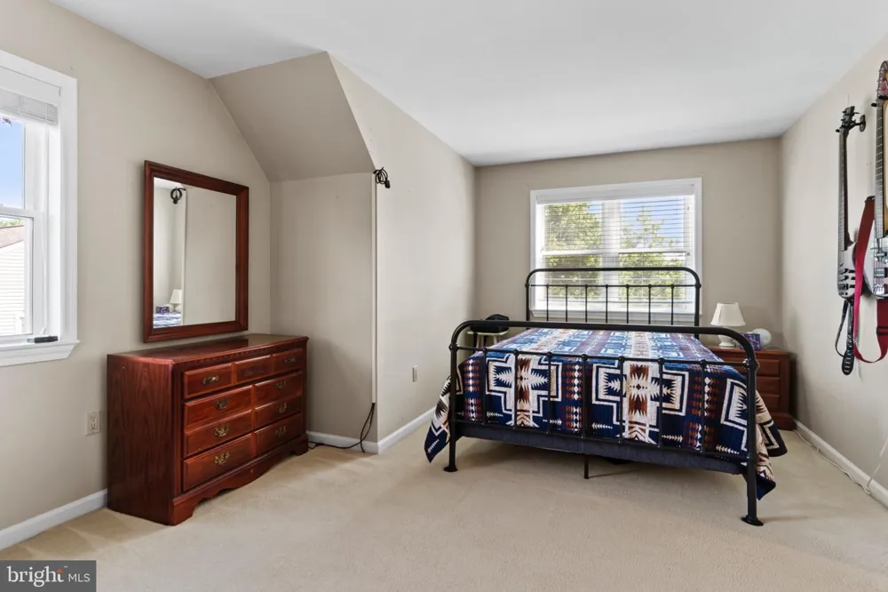 8 W CHRISTOPHER COURT Hummelstown, PA 17036