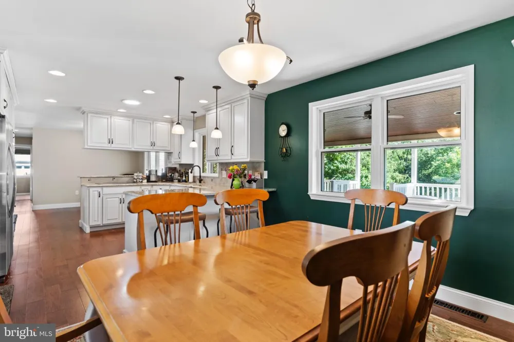 8 W CHRISTOPHER COURT Hummelstown, PA 17036