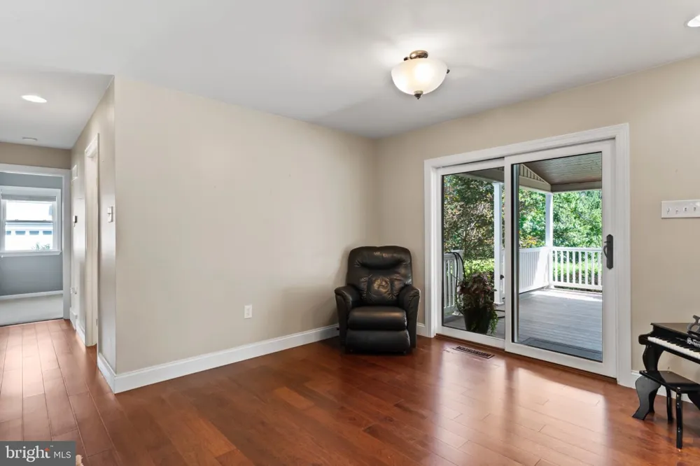 8 W CHRISTOPHER COURT Hummelstown, PA 17036