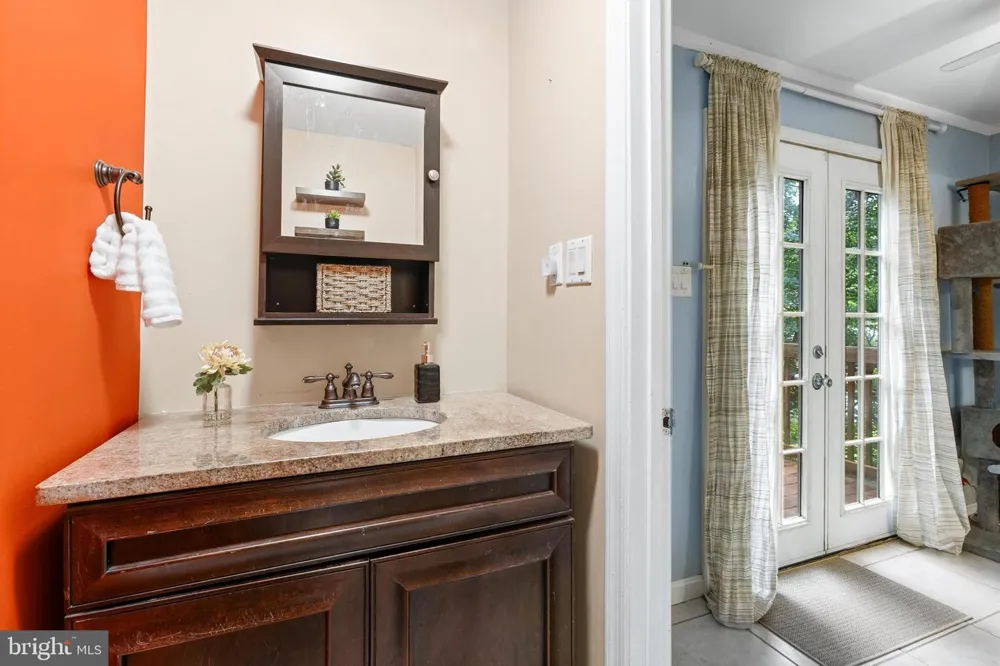 43 E C STREET Brunswick, MD 21716