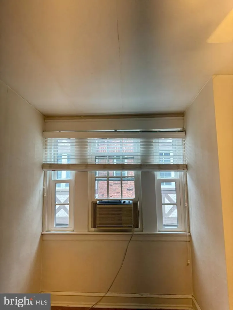 8235 BROOKSIDE ROAD Elkins Park, PA 19027