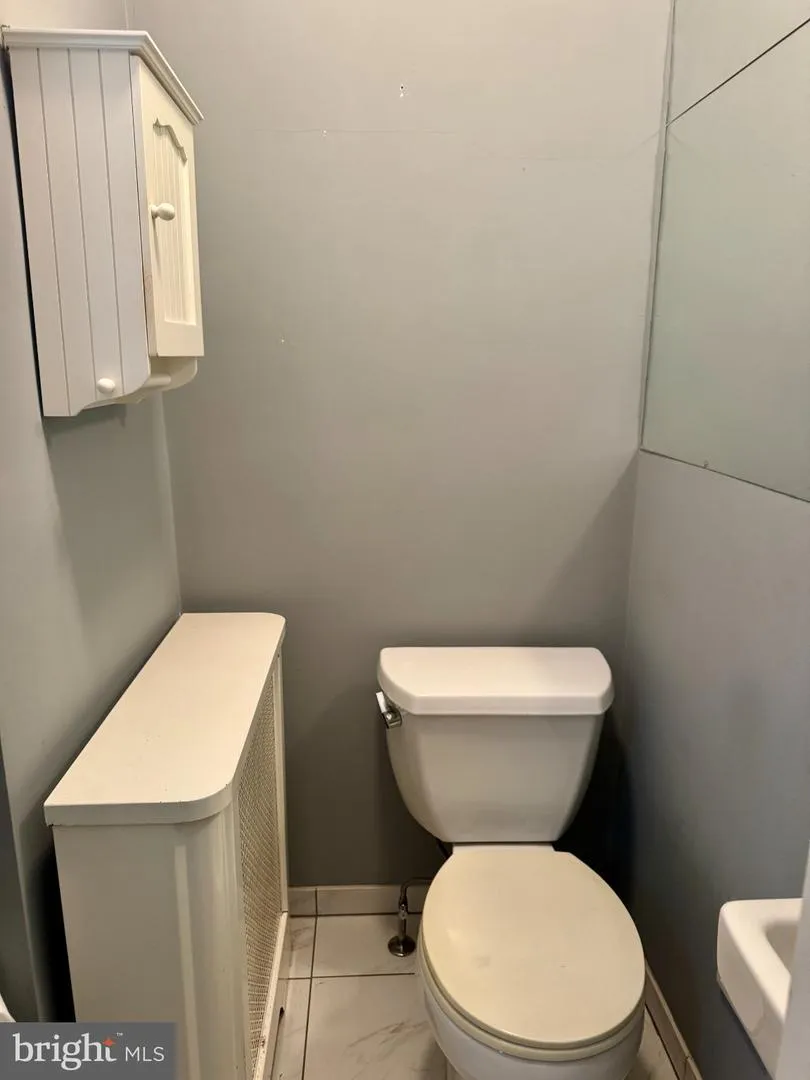 8235 BROOKSIDE ROAD Elkins Park, PA 19027