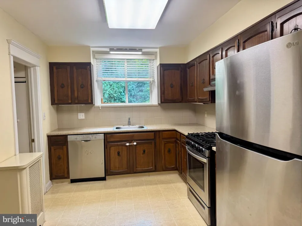 8235 BROOKSIDE ROAD Elkins Park, PA 19027