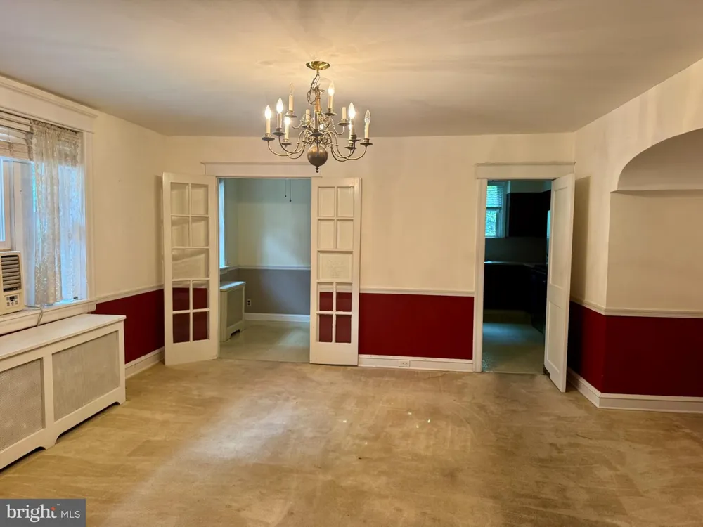 8235 BROOKSIDE ROAD Elkins Park, PA 19027