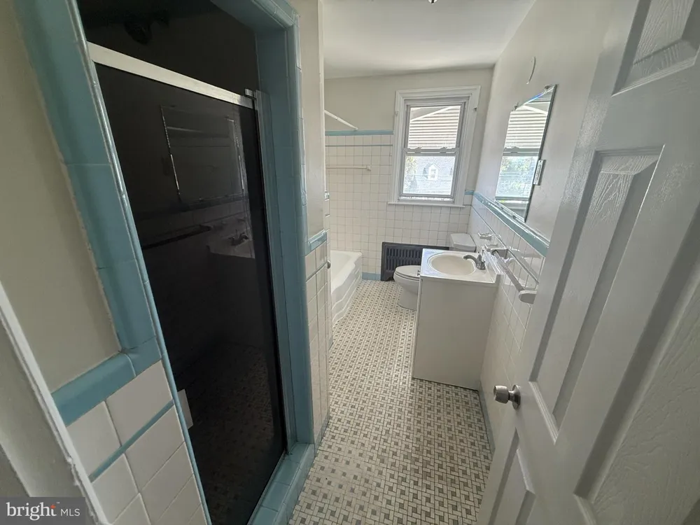 402 SPRINGFIELD ROAD Clifton Heights, PA 19018