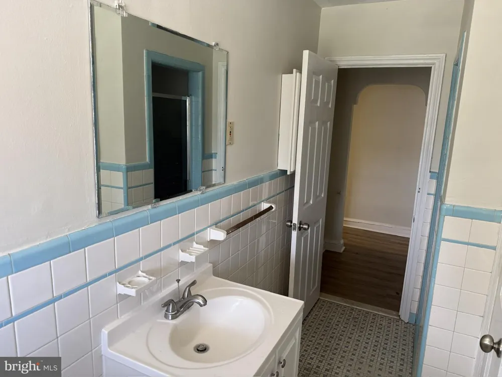 402 SPRINGFIELD ROAD Clifton Heights, PA 19018