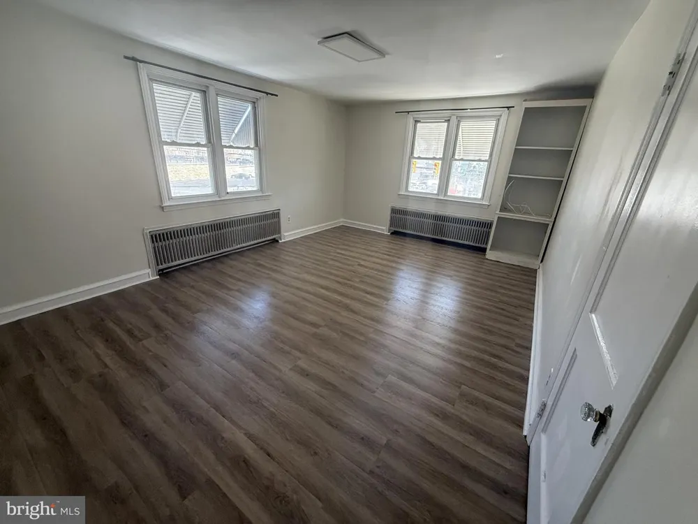 402 SPRINGFIELD ROAD Clifton Heights, PA 19018