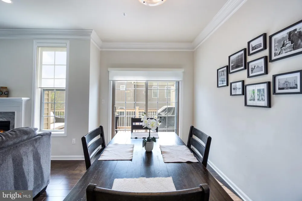 22503 NAUGATUCK SQUARE Ashburn, VA 20148
