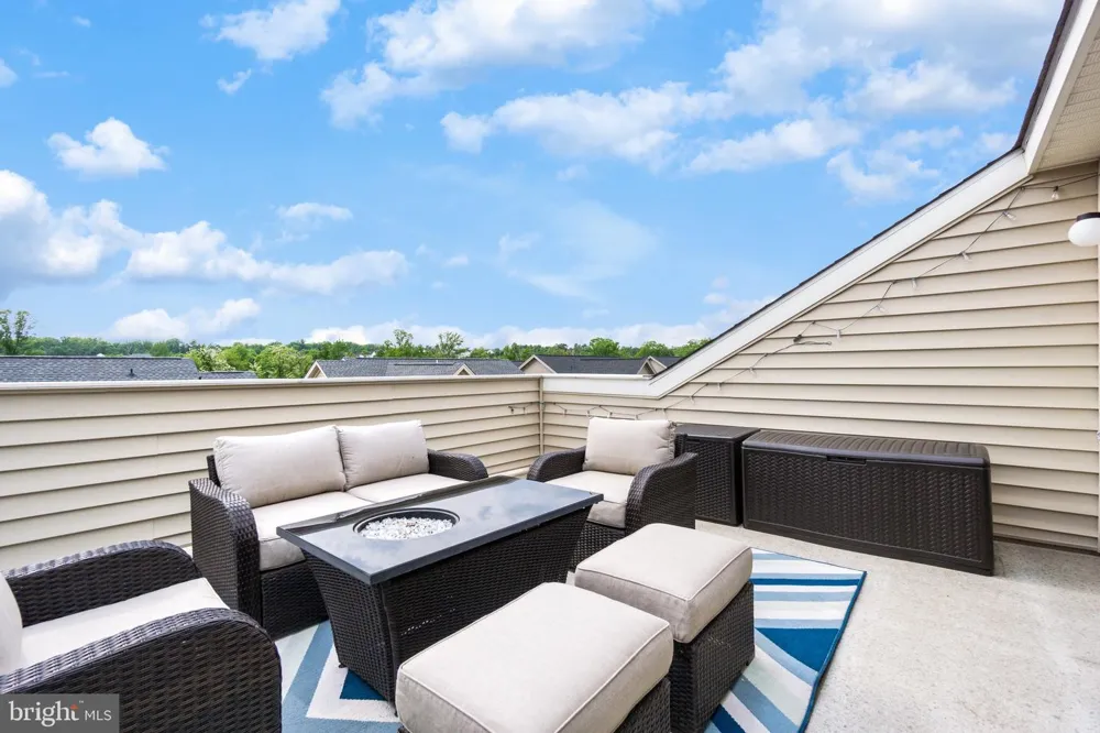 22503 NAUGATUCK SQUARE Ashburn, VA 20148