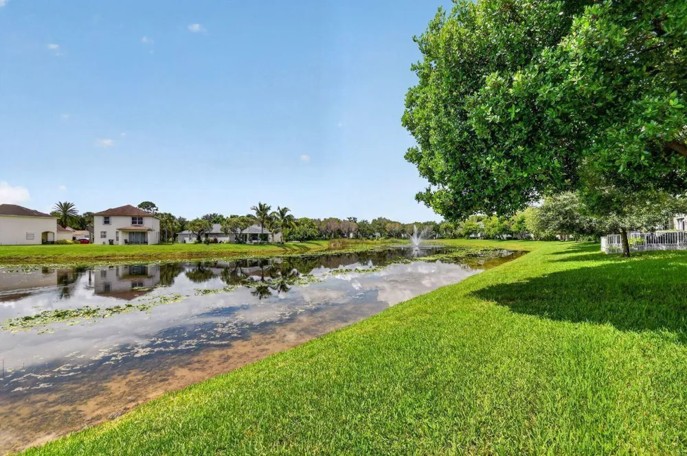 5155 WHITE OLEANDER West Palm Beach, FL 33415