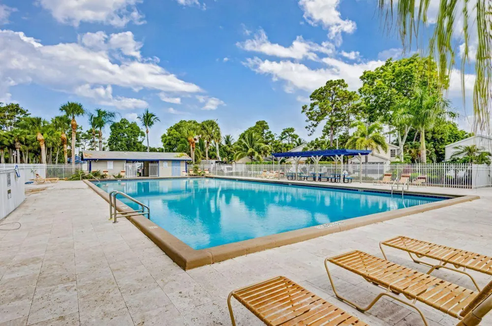 5155 WHITE OLEANDER West Palm Beach, FL 33415