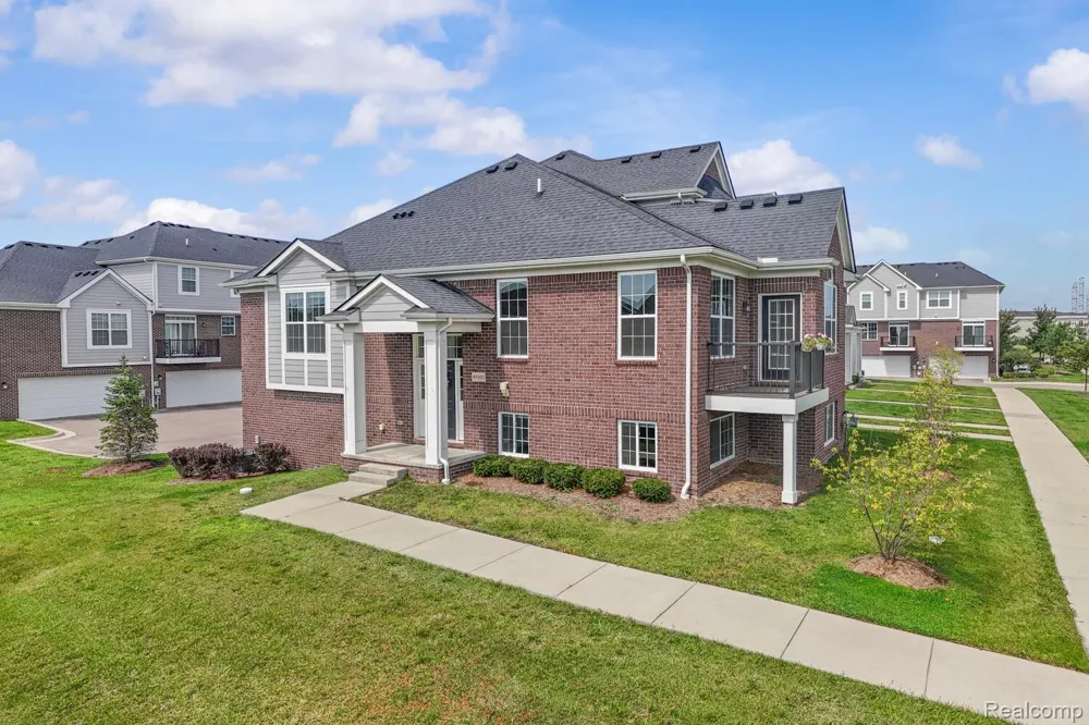 49503 Lantern Way #42 Canton Charter Township, MI 48188