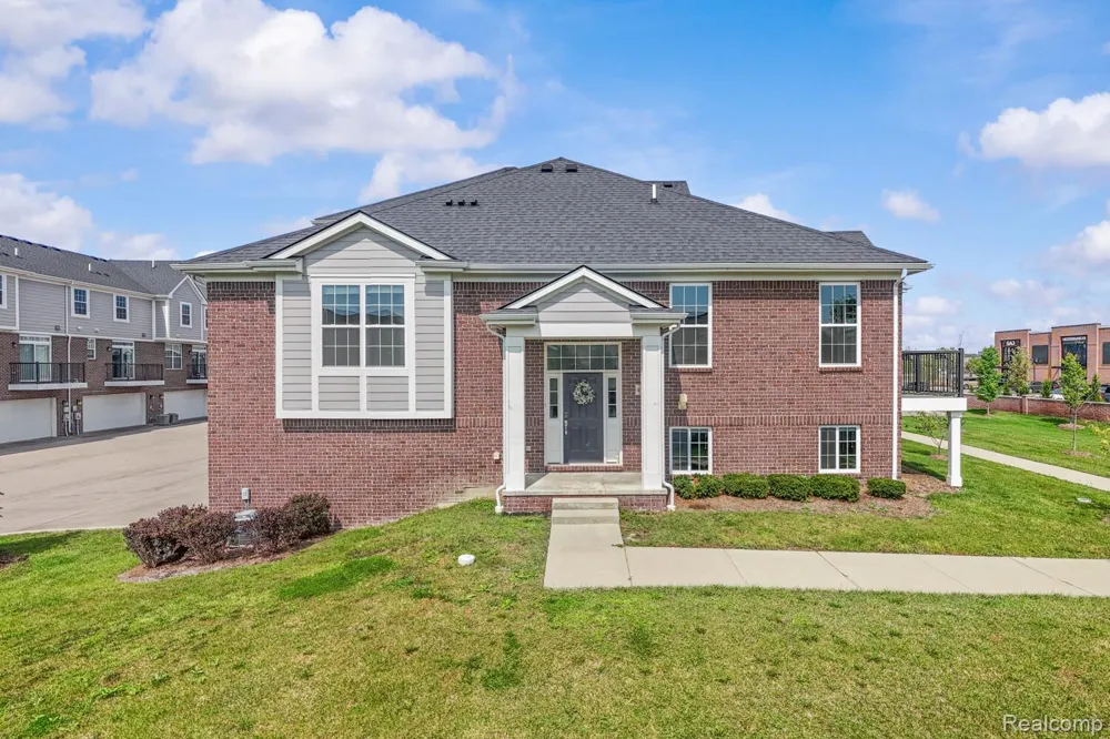 49503 Lantern Way #42 Canton Charter Township, MI 48188