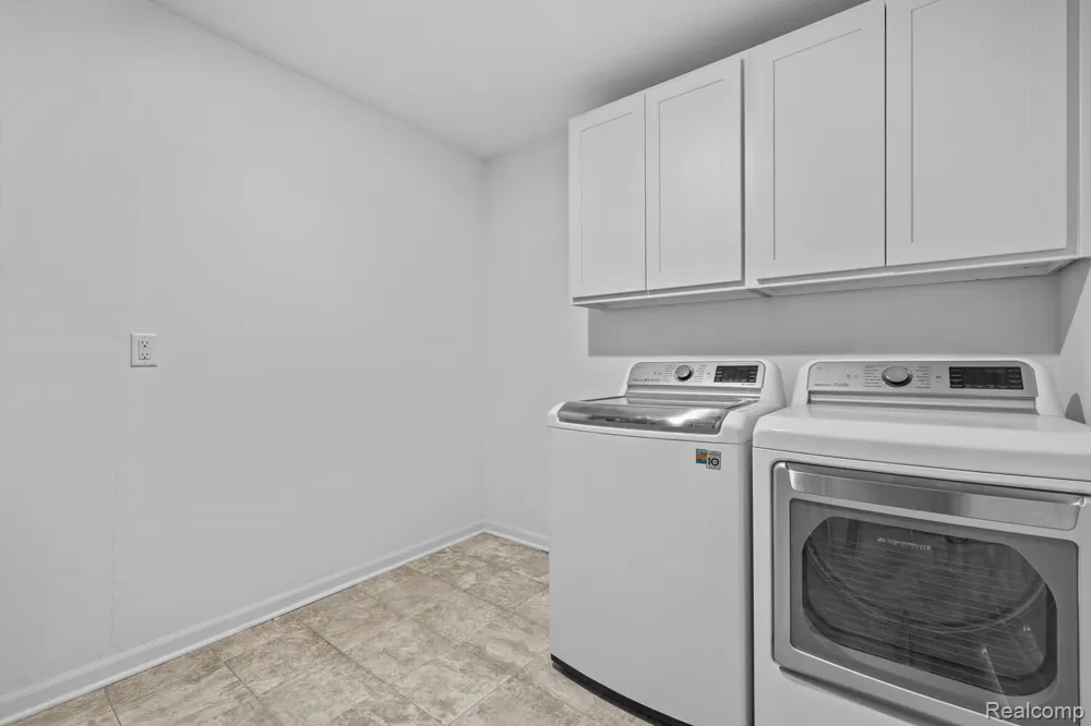49503 Lantern Way #42 Canton Charter Township, MI 48188