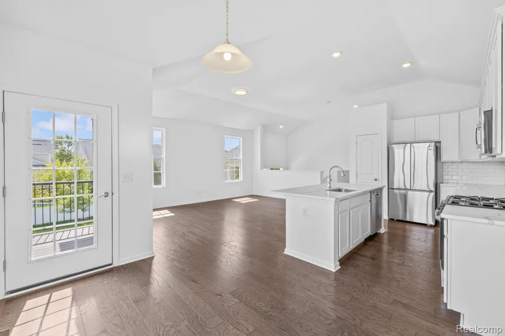 49503 Lantern Way #42 Canton Charter Township, MI 48188