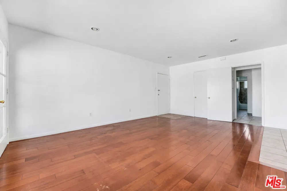 1435 S Hayworth Avenue #5 Los Angeles, CA 90035