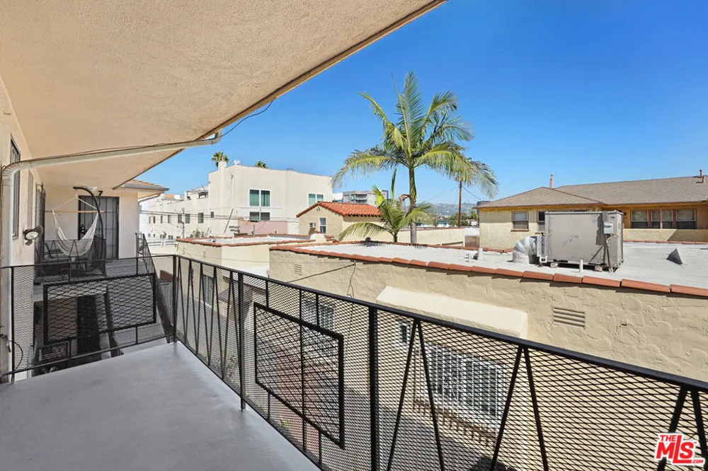 1435 S Hayworth Avenue #5 Los Angeles, CA 90035