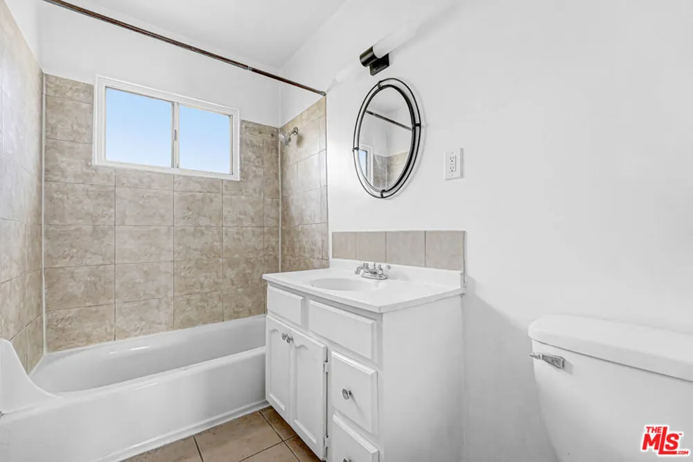 1435 S Hayworth Avenue #5 Los Angeles, CA 90035