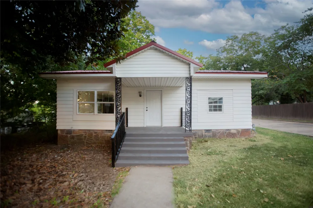 202 S Central Street Wilburton, OK 74578