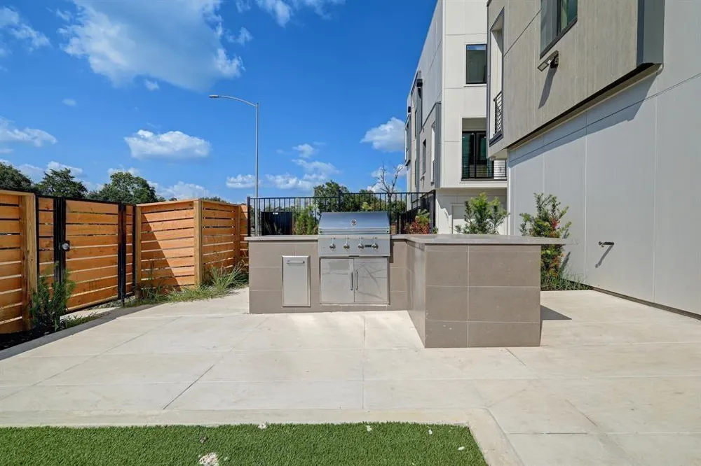 4722 Old Spanish Trail #B202 Houston, TX 77021