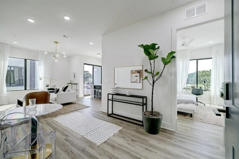 4722 Old Spanish Trail #B202 Houston, TX 77021