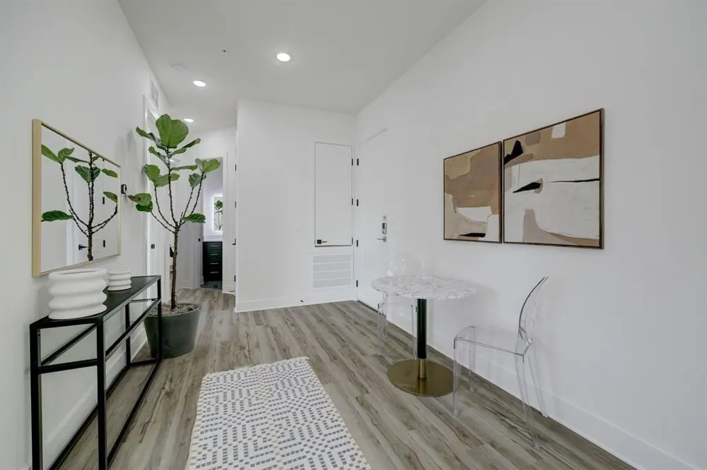 4722 Old Spanish Trail #B202 Houston, TX 77021