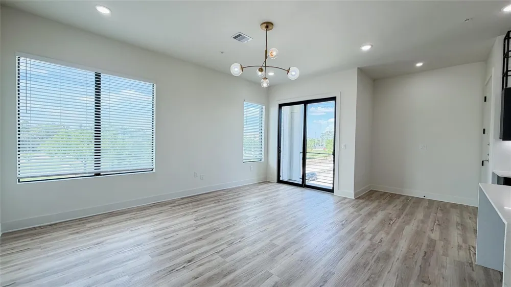 4932 Old Spanish Trail #A301 Houston, TX 77021