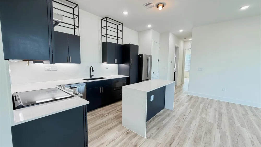 4932 Old Spanish Trail #A301 Houston, TX 77021