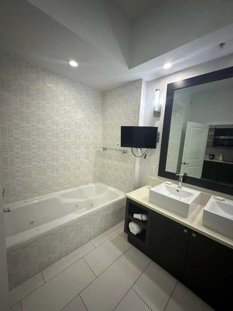 5300 NW 87TH AVENUE #706 Doral, FL 33178