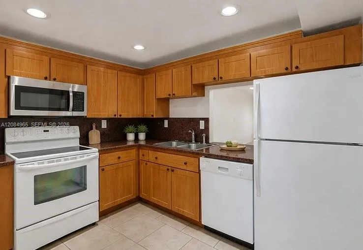 1601 NE 191 ST #B112 Miami, FL 33179