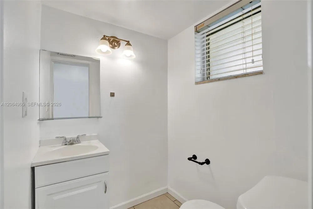 1601 NE 191 ST #B112 Miami, FL 33179