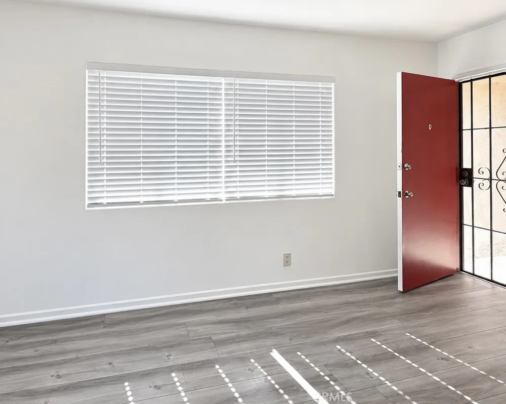 3522 Garden #3 Los Angeles, CA 90039
