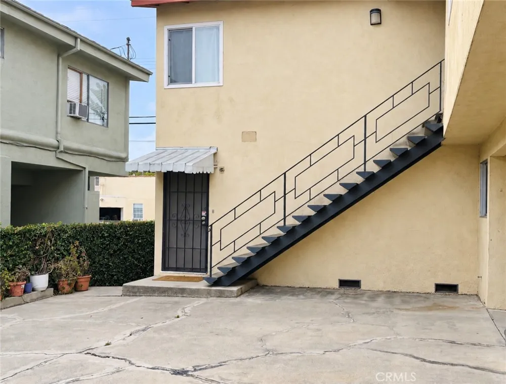 3522 Garden #3 Los Angeles, CA 90039
