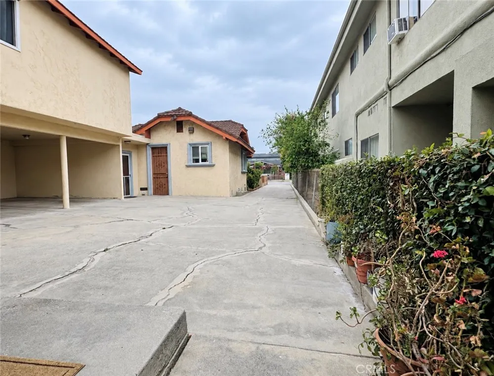 3522 Garden #3 Los Angeles, CA 90039