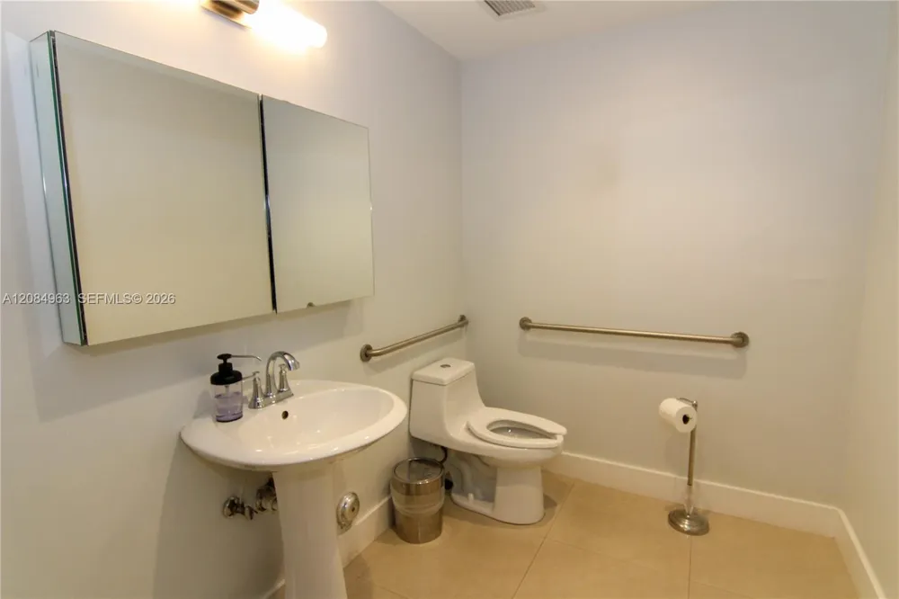 8119 NW 33rd St #8119 Doral, FL 33122