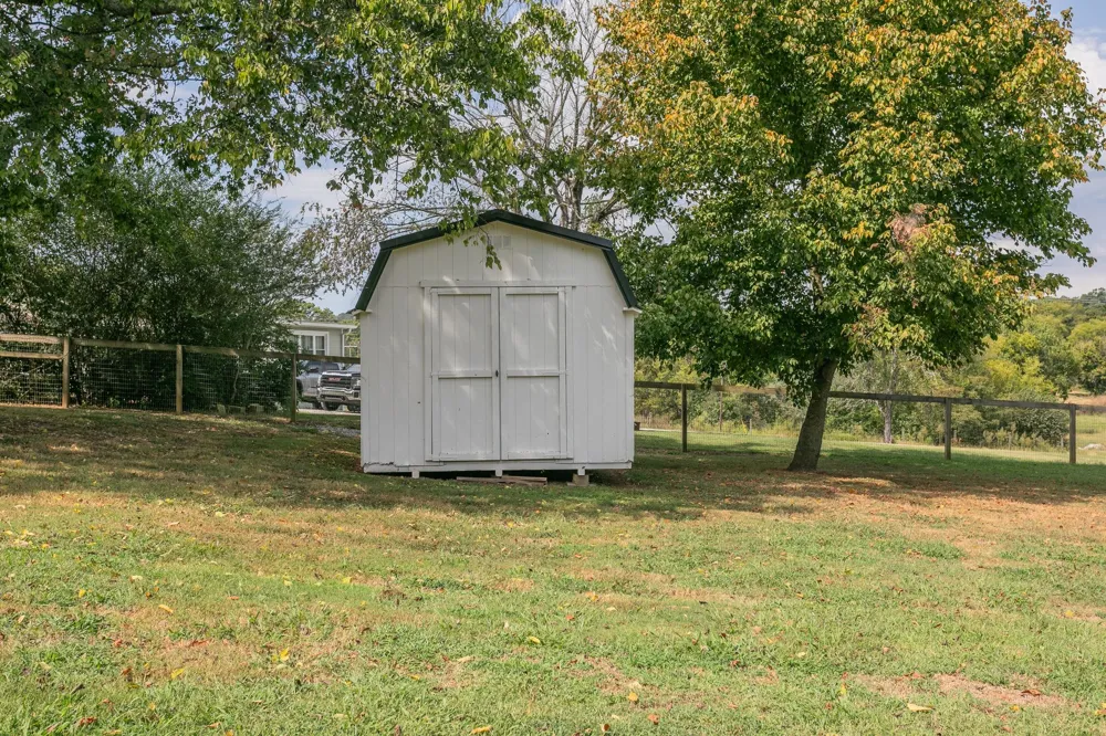 1078 Old Williamsport Pike Columbia, TN 38401