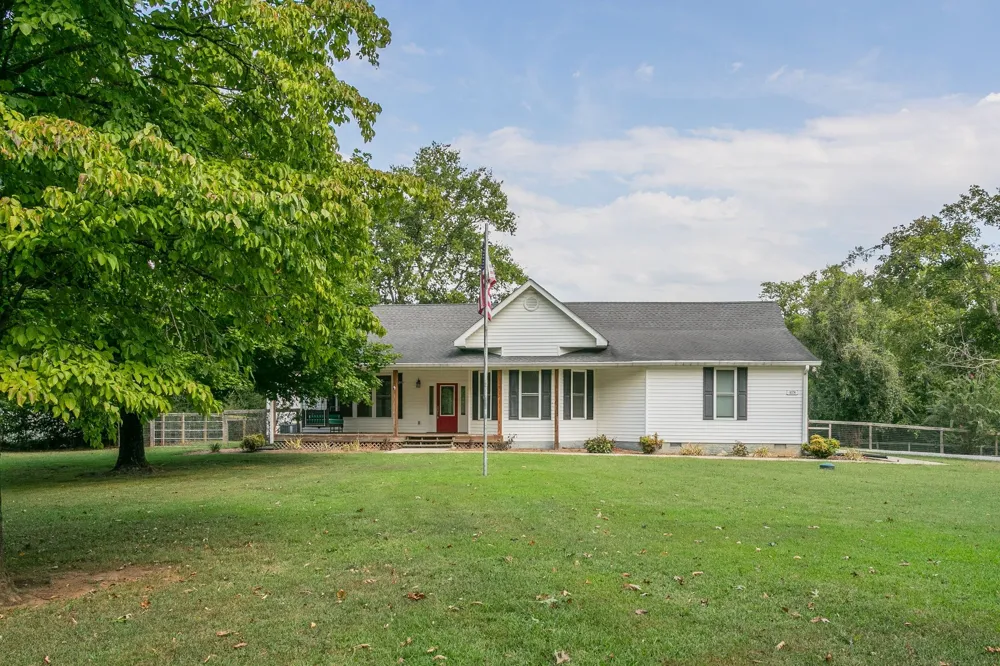 1078 Old Williamsport Pike Columbia, TN 38401